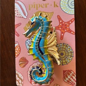NWT Piper K metal seahorse claw clip